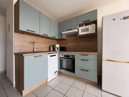Appartement rénové 2 chambres avec piscine et parking, à 6 couchages près de la plage - Photo 5