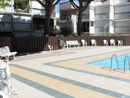 Appartement rénové 2 chambres avec piscine et parking, à 6 couchages près de la plage - Photo 12