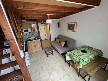 Studio mezzanine climatisé proche plage, 4 couchages, balcon, TV et cuisine équipée - Photo 2