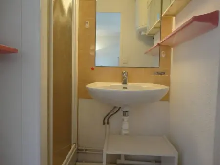 Appartement 2P avec Mezzanine, Piscine et Tennis, 800m de la Plage – 6 Couchages – St Pierre la Mer - Photo 12