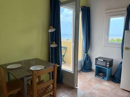 Appart 2 pièces avec balcon - 800m de la plage et parking privé - Photo 4