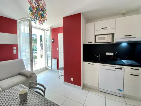 Appartement 2 pers. rénové avec balcon, accès plage et centre-ville à pied - Classé 2* - Photo 3