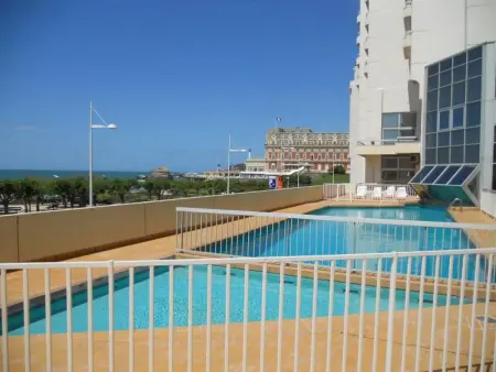 Charmant studio en centre-ville avec piscine proche Grande Plage - Photo 10
