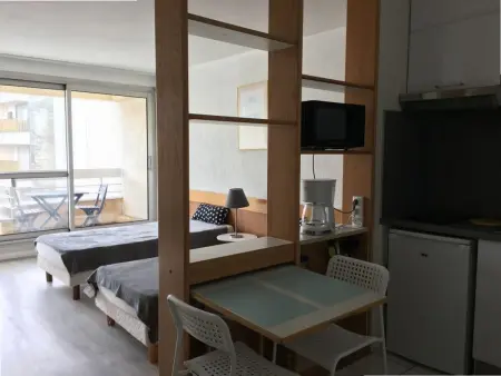 Studio Front de Mer avec Piscine et Balcon à Biarritz - Photo 1