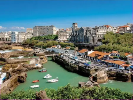 Studio Front de Mer avec Piscine et Balcon à Biarritz - Photo 8
