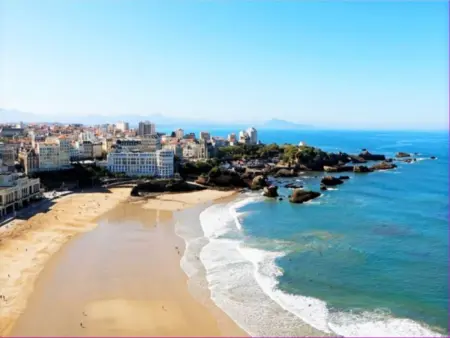 Studio Front de Mer avec Piscine et Balcon à Biarritz - Photo 9