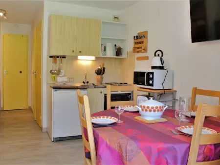 Appartement T2 calme avec balcon sud, parking gratuit, navette proche - 4 couchages à Risoul 1850 - Photo 3