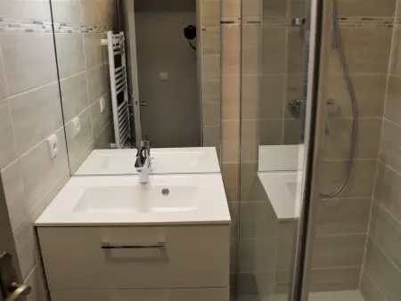 Charmant T2 avec piscine, parking privé et accès direct aux pistes à Vars Les Claux - Photo 7