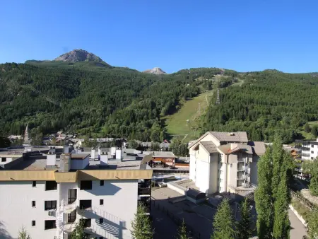 Location idéale, 4 pers à Serre-Chevalier,  proche pistes, balcon, TV, coin nuit et casier à ski - Photo 4