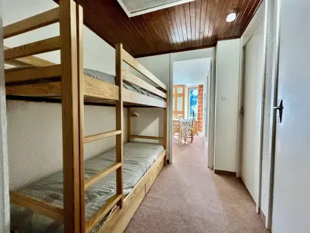 Appartement lumineux 2 pièces, 6 couchages, proche pistes et commerces, avec parking et balcon - Photo 6