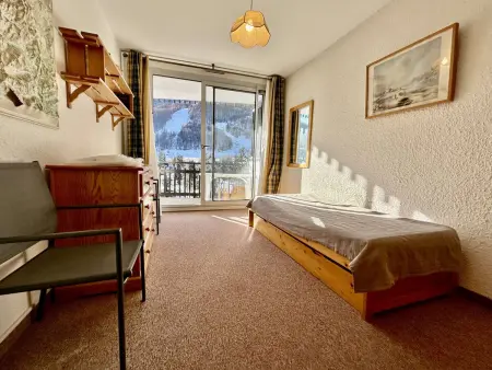 Appartement lumineux 2 pièces, 6 couchages, proche pistes et commerces, avec parking et balcon - Photo 7