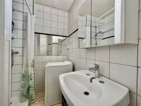 Appartement lumineux 2 pièces, 6 couchages, proche pistes et commerces, avec parking et balcon - Photo 10