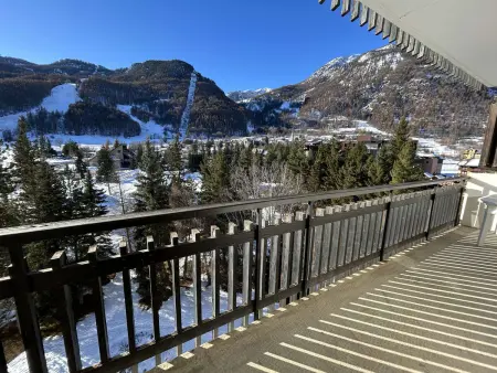 Appartement lumineux 2 pièces, 6 couchages, proche pistes et commerces, avec parking et balcon - Photo 13