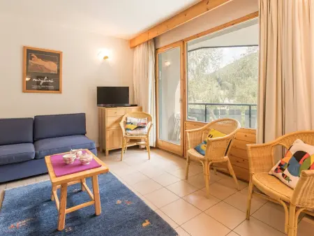 Appartement lumineux 3 pièces proche télécabine et commerces avec piscine chauffée - Photo 1