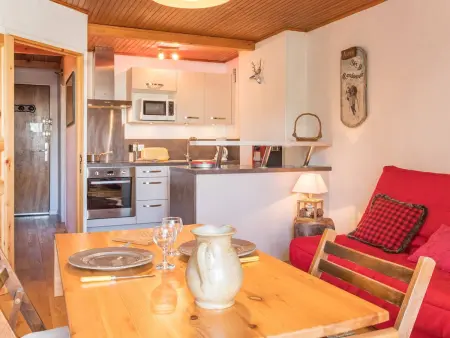 Studio rénové près des pistes, parking, cuisine équipée - Photo 1