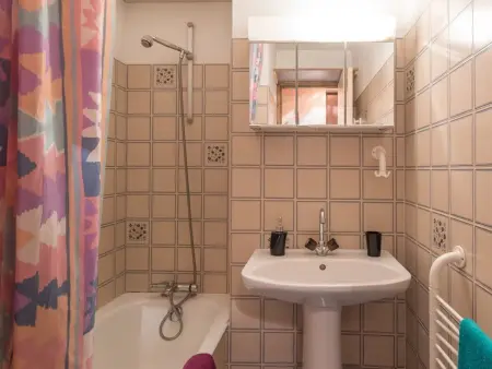 Monêtier Les Bains - Appartement 3 pièces avec jardin, rénové, proche Grands Bains - Photo 10