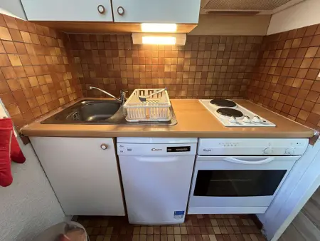 Studio avec coin montagne - 4 pers, à 100m des télécabines, piscine, parking, casier à ski - Photo 3