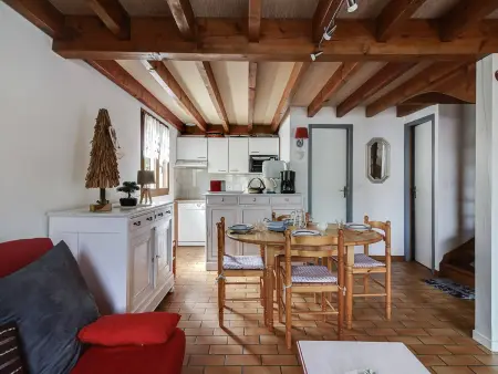 Chalet 2 chambres, 6 pers, terrasse, balcon, parking, wifi, près ski et commerces - Photo 4