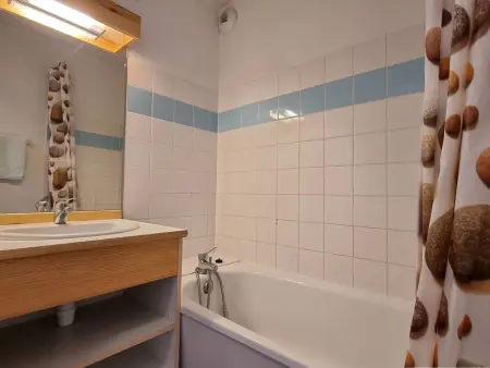 Appartement 4 pièces, 8 pers, proche pistes, parking, casier à ski - Photo 4