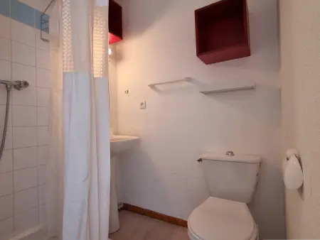 Appartement 4 pièces, 8 pers, proche pistes, parking, casier à ski - Photo 11