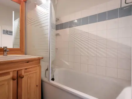 Appartement spacieux 4 pièces avec 3 chambres, balcon, proche télésiège à SuperDévoluy - Photo 4