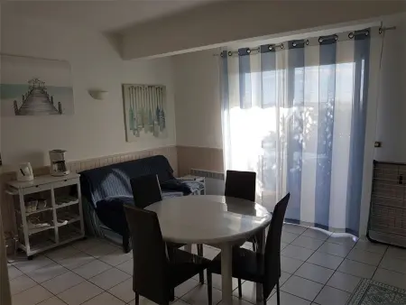 Appartement T3, 6 Pers, Pieds dans l'Eau au Barcarès, Terrasse et Parking - Photo 1