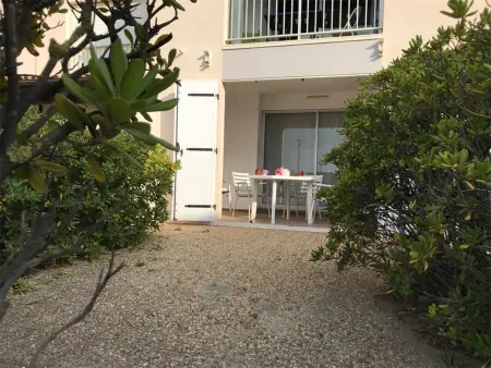 Magnifique T2 en bord de mer, 4 couchages, terrasse, parking, plage à pied, proche commerces et Aqualand - Photo 2
