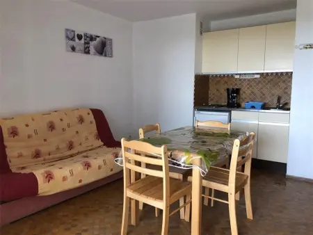 Magnifique T2 en bord de mer, 4 couchages, terrasse, parking, plage à pied, proche commerces et Aqualand - Photo 5