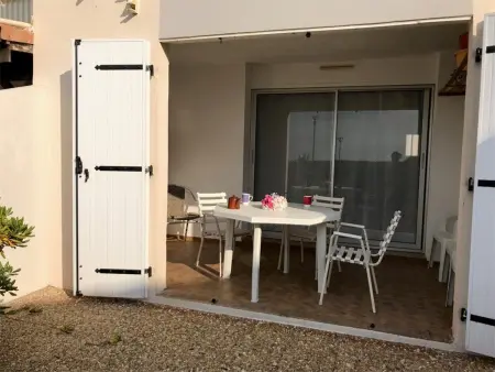 Magnifique T2 en bord de mer, 4 couchages, terrasse, parking, plage à pied, proche commerces et Aqualand - Photo 9