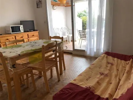 Magnifique T2 en bord de mer, 4 couchages, terrasse, parking, plage à pied, proche commerces et Aqualand - Photo 11