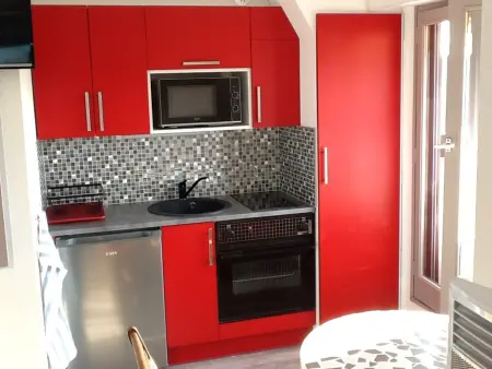 Studio romantique avec balcon et parking à 50 m de la plage - Photo 1
