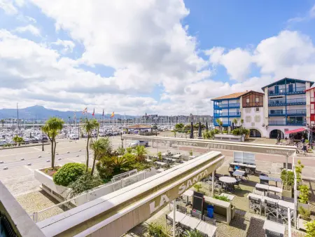 Appartement lumineux au port de plaisance, à 200m de la plage avec parking et commerces à proximité - Photo 1