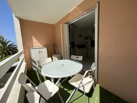 Studio cabine à Sète avec piscine, terrasse, parking privé, à 1km de la plage - Photo 2