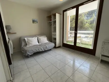 Studio cabine à Sète avec piscine, terrasse, parking privé, à 1km de la plage - Photo 9