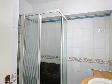 Appartement T2 avec Terrasse, Climatisation et Parking - Photo 15