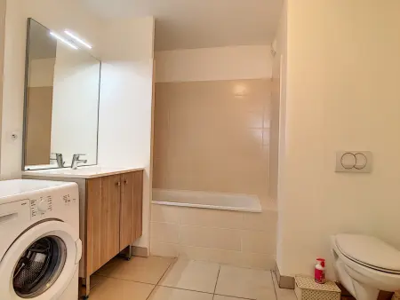 Spacieux T2 avec Terrasse, Parking Privé, à 2 min de la Plage ! - Photo 9