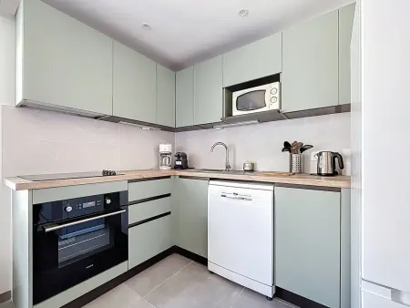 F2 Cabine avec Parking, Lave-linge, Lave-vaisselle, TV - Photo 1