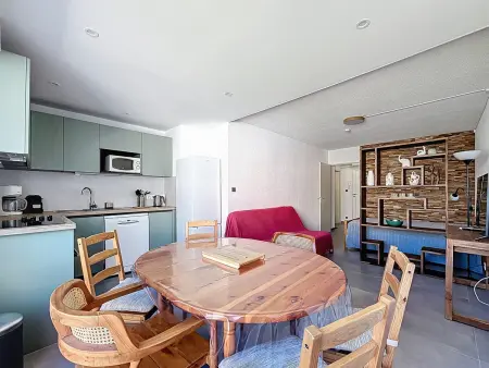 F2 Cabine avec Parking, Lave-linge, Lave-vaisselle, TV - Photo 3