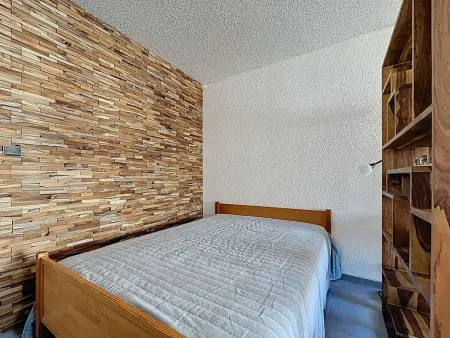 F2 Cabine avec Parking, Lave-linge, Lave-vaisselle, TV - Photo 4