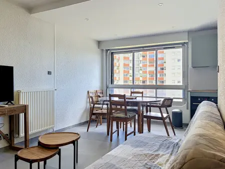 F2 Cabine avec Parking, Lave-linge, Lave-vaisselle, TV - Photo 10
