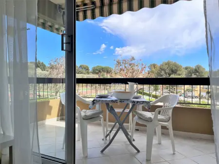 Studio à Bormes-les-Mimosas avec Terrasse, Piscine et Parking à Proximité de la Plage - Photo 1