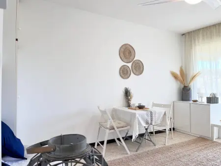 Studio à Bormes-les-Mimosas avec Terrasse, Piscine et Parking à Proximité de la Plage - Photo 2