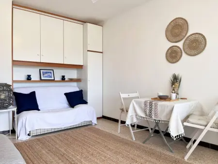 Studio à Bormes-les-Mimosas avec Terrasse, Piscine et Parking à Proximité de la Plage - Photo 3