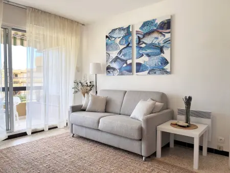 Studio à Bormes-les-Mimosas avec Terrasse, Piscine et Parking à Proximité de la Plage - Photo 6