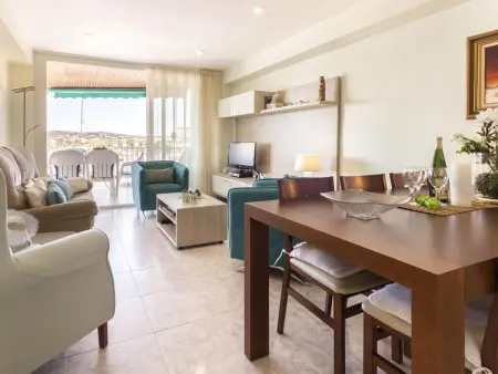 Appartement spacieux 3 chambres avec terrasse, clim et WIFI à La Pineda - Photo 2