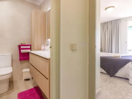 Appartement spacieux 3 chambres avec terrasse, clim et WIFI à La Pineda - Photo 19