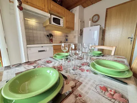 Appartement au pied des pistes avec terrasse, parking privé, casier à skis, proche commerces - Photo 5