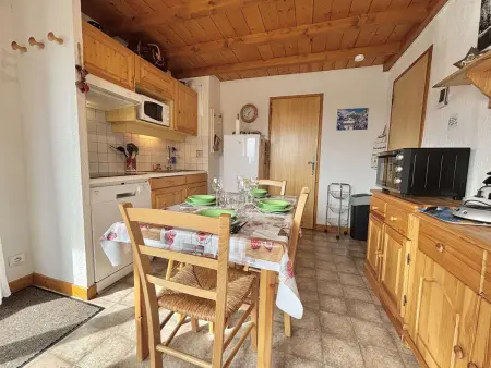 Appartement au pied des pistes avec terrasse, parking privé, casier à skis, proche commerces - Photo 6