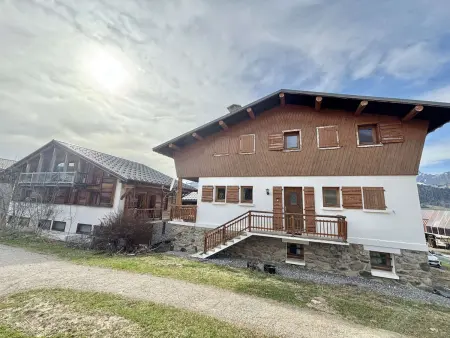 Appartement au pied des pistes avec terrasse, parking privé, casier à skis, proche commerces - Photo 23