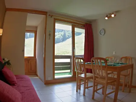 2 Pièces, Balcon Sud-Est, Face ESF, Ménage Inclus - Photo 1